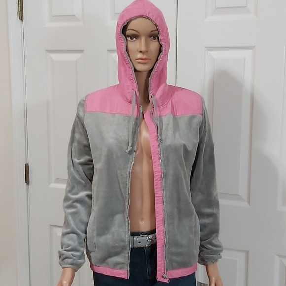 Size Medium Junior Hooded Gray & Pink Jacket - Picture 2 of 7
